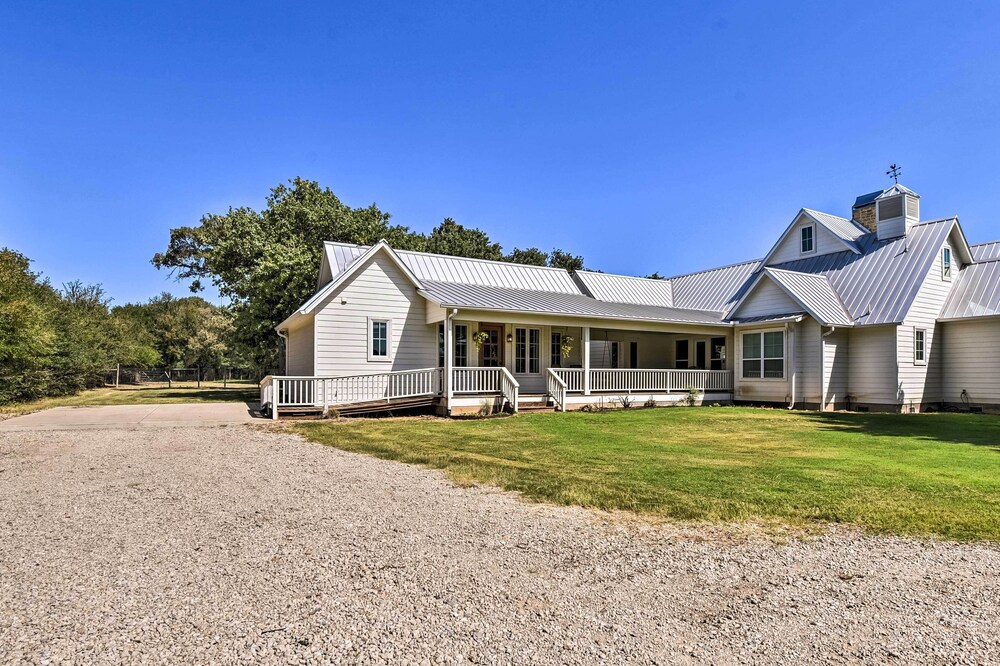 12 Mi to Tcu: Fort Worth Cottage w/ Farmland Views view 3