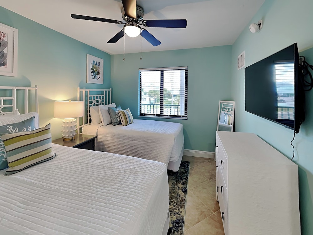 Seaside 2 by Distinctive Beach Rentals