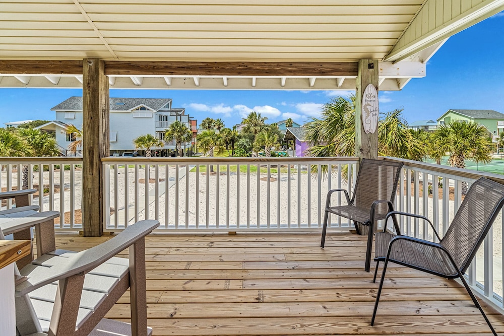 Salty Dog by Southern Vacation Rentals
