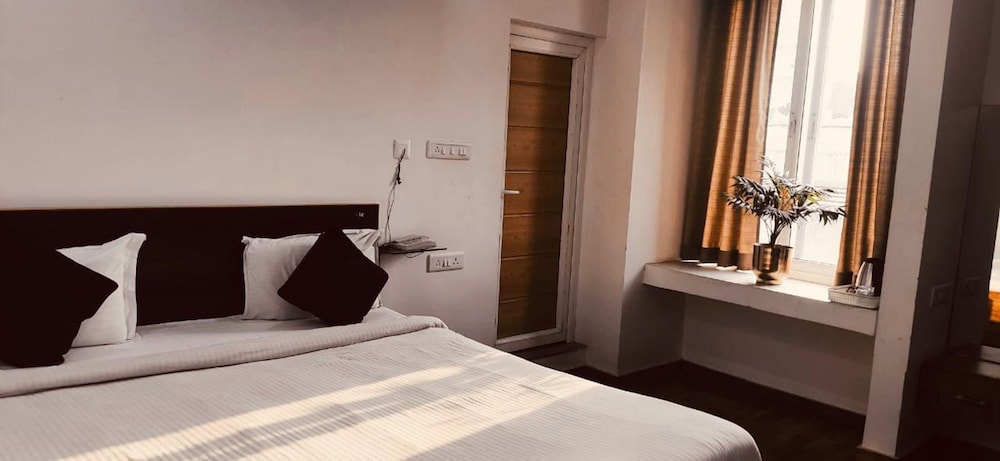 Hotel Pranjal Inn