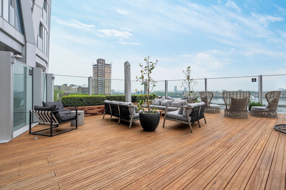 Fabulous Two-bedroom Apartment Next to the River