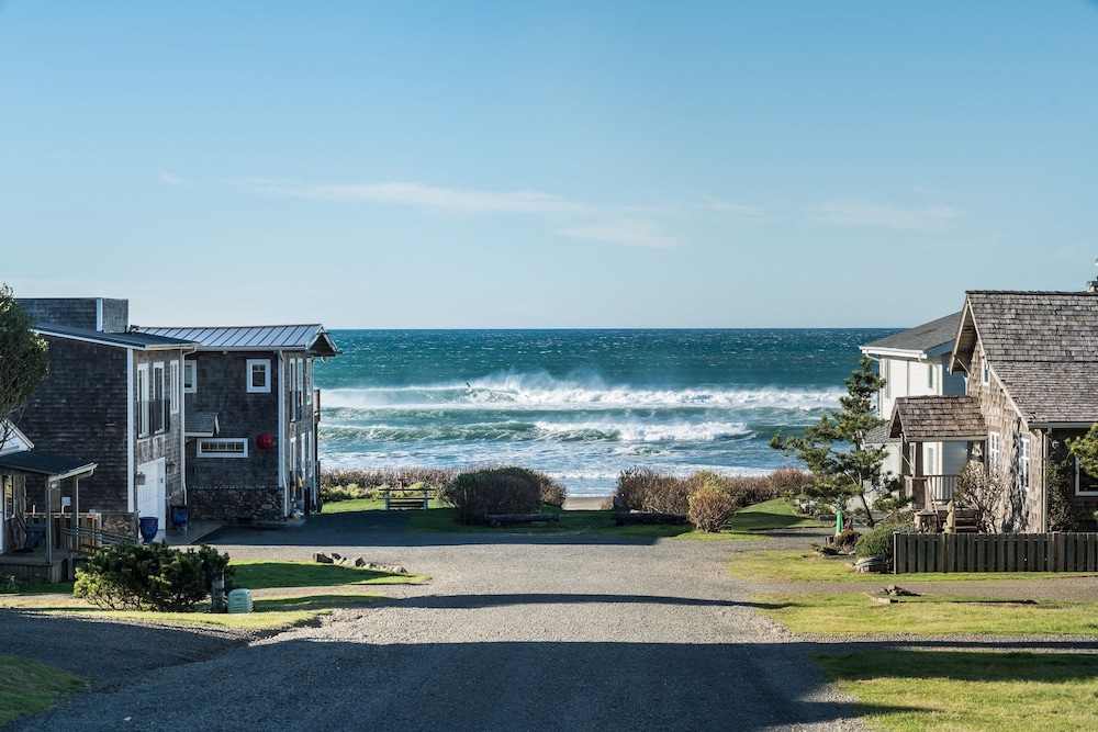 Blue Starfish by Avantstay Ocean Views Direct Cannon Beach Access