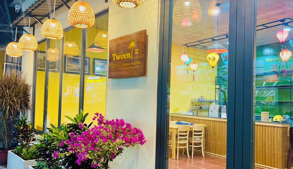 Tween House