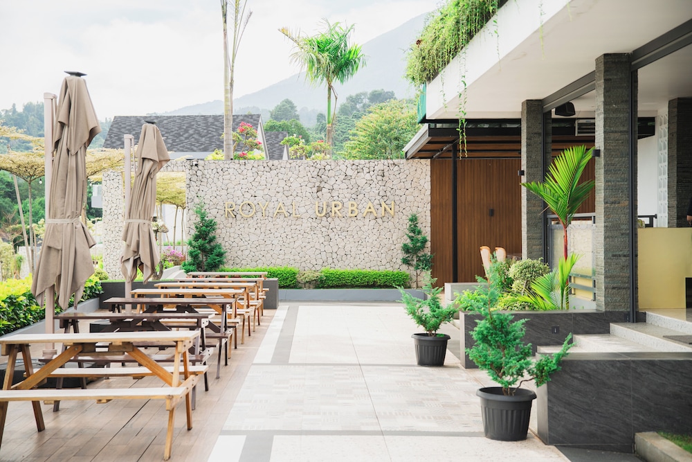 Royal Urban Resort