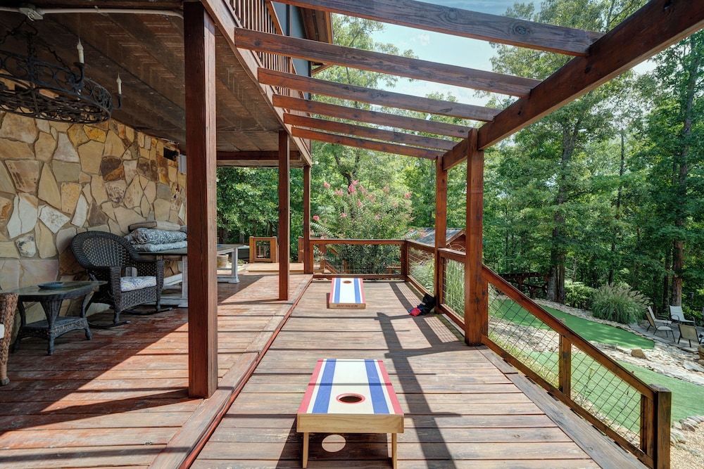 Mountain Haven in the Woods
