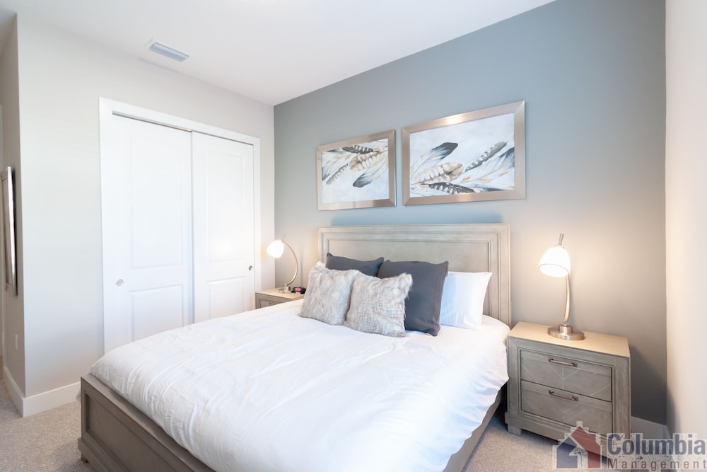 Summerville Vacation Homes by Columbia Management