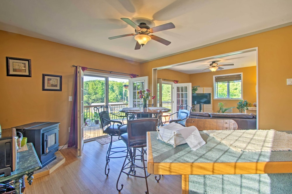 Hendersonville Apt. w/ Sugarloaf Mountain Views! view 2