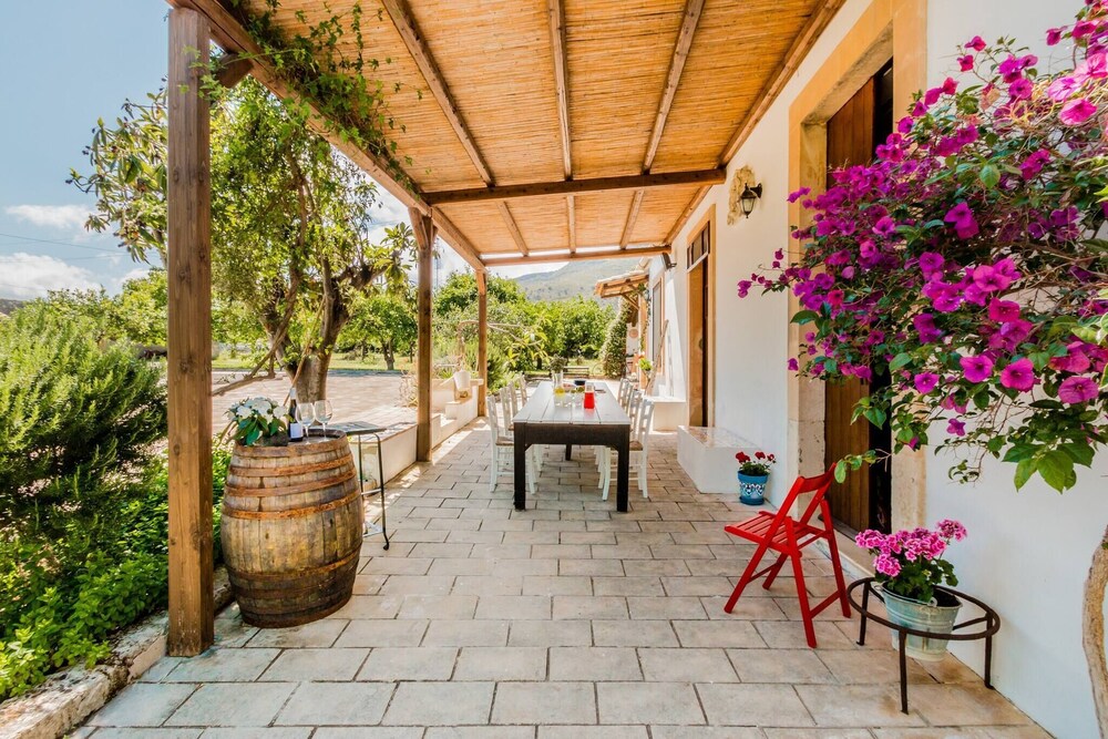 Authentic Sicilian Charm With Pool, Sea View, Parking & Wifi view 4