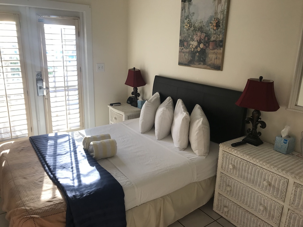 New Orleans House - Gay Men Adult Resort