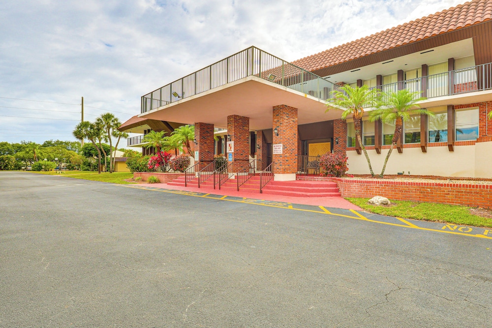 8 Mi to Dtwn Fort Lauderdale: Condo w/ Pool Access
