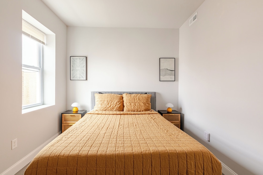 Chic & Cozy Philly Stay in City Center