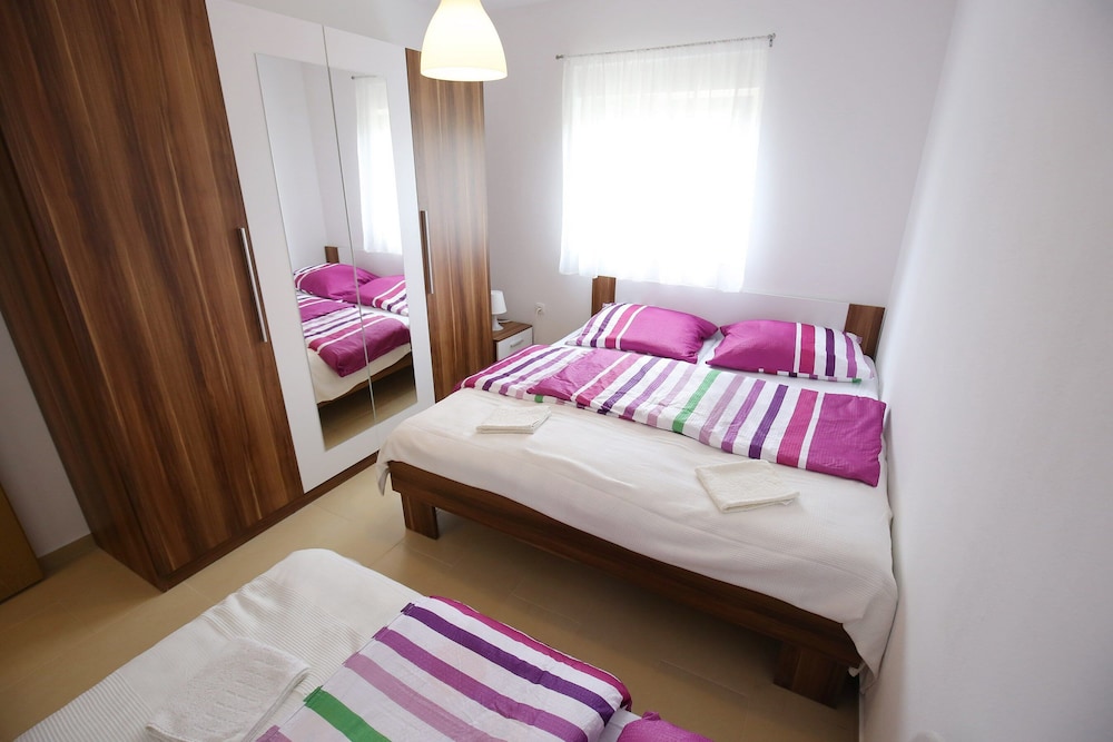 Apartments Kapetan