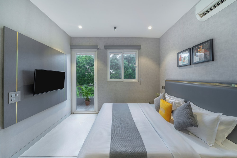 Lime Tree Hotel & Stays Greater Noida Nearby India Expo Centre & Mart
