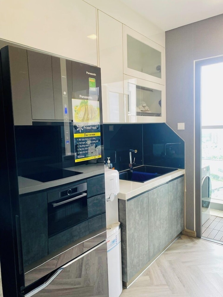 Serenity Serviced Apartments-Landmark 81
