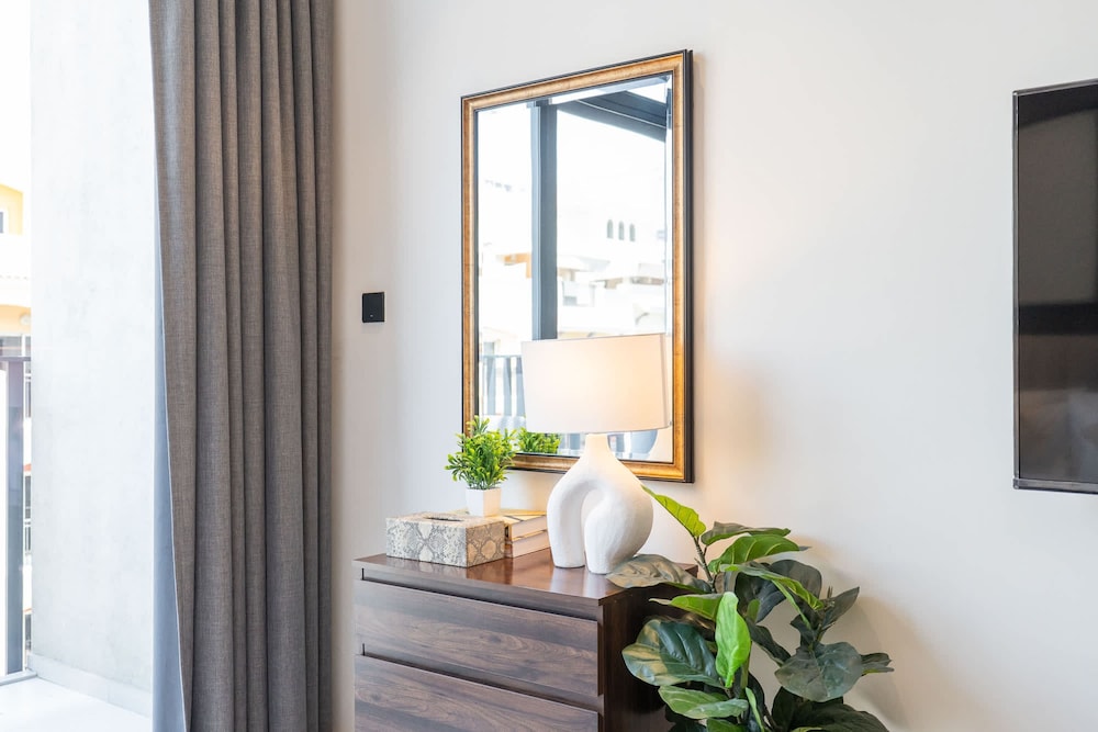 Spacious and Stunning Studio in The Heart of JVC