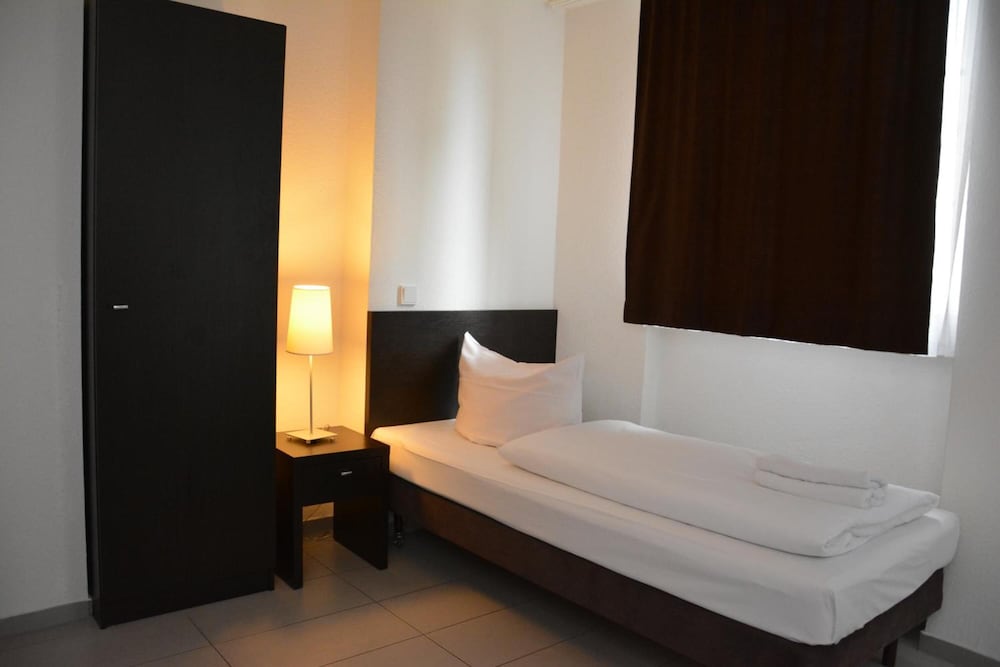 Frankfurt Vacations - Mosel Hotel Frankfurt - Property Image 5