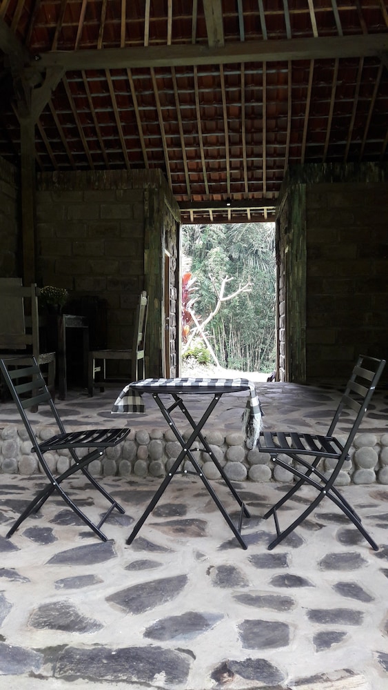 Tepi Sawah Lodge