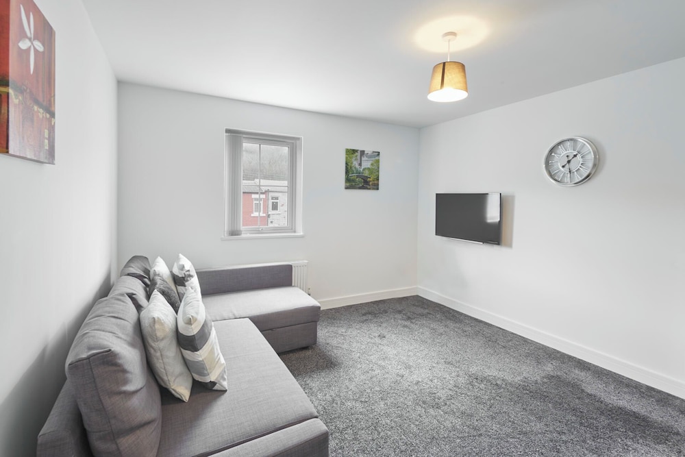 Host Stay Apartment 6 Skinningrove view 4