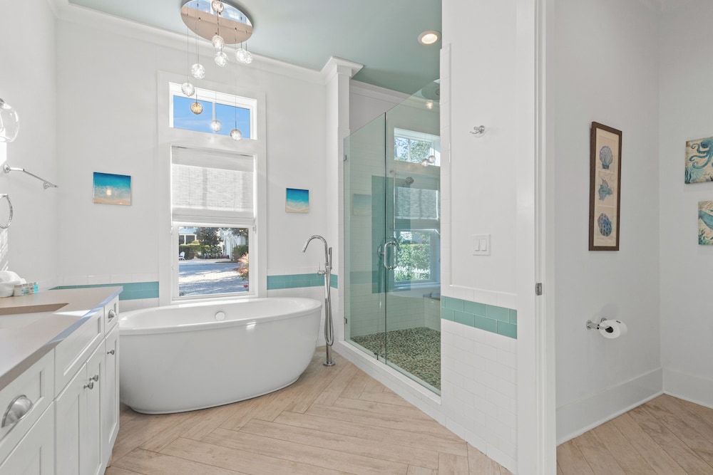 Sea Dlight: 3BR Beach Home Sleeps 10 With 4 Bikes in Watersound West