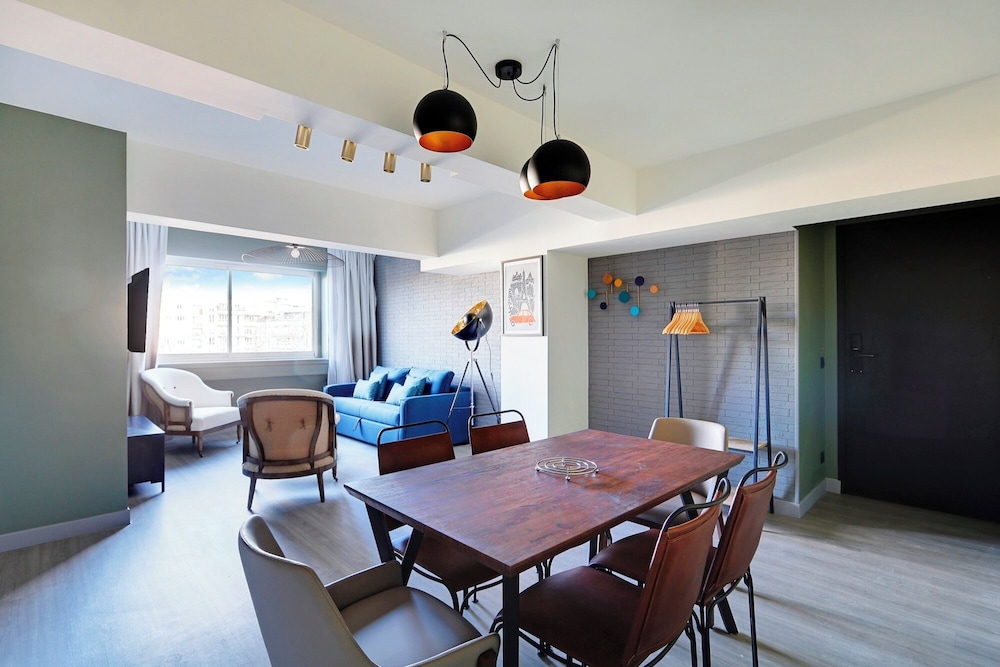 North Paris Suite