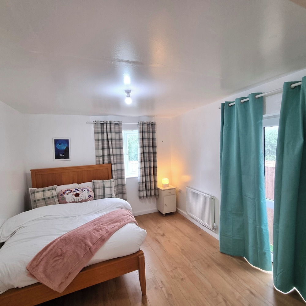 Forge Lane Cozy Apartment