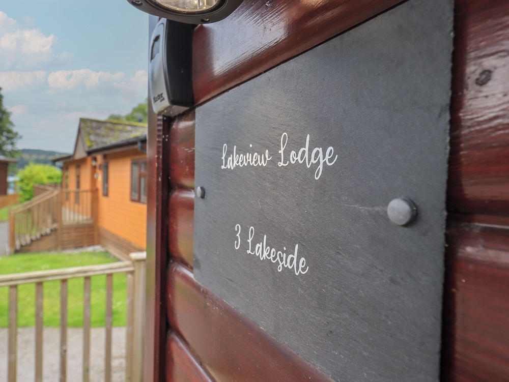 Lake View Lodge