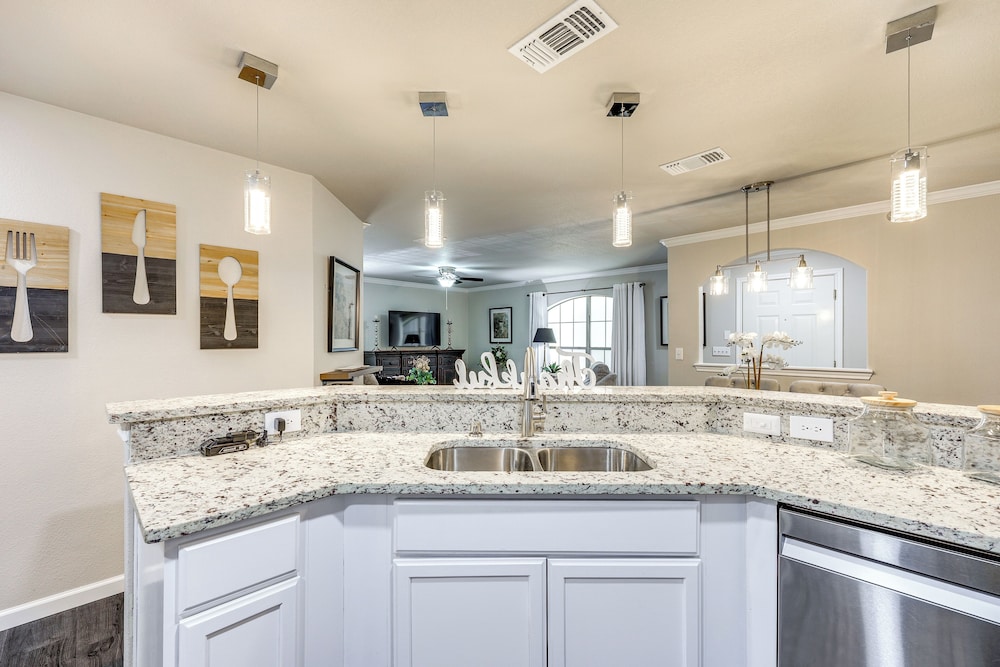 San Antonio Condo: 10 Mi to Dtwn!