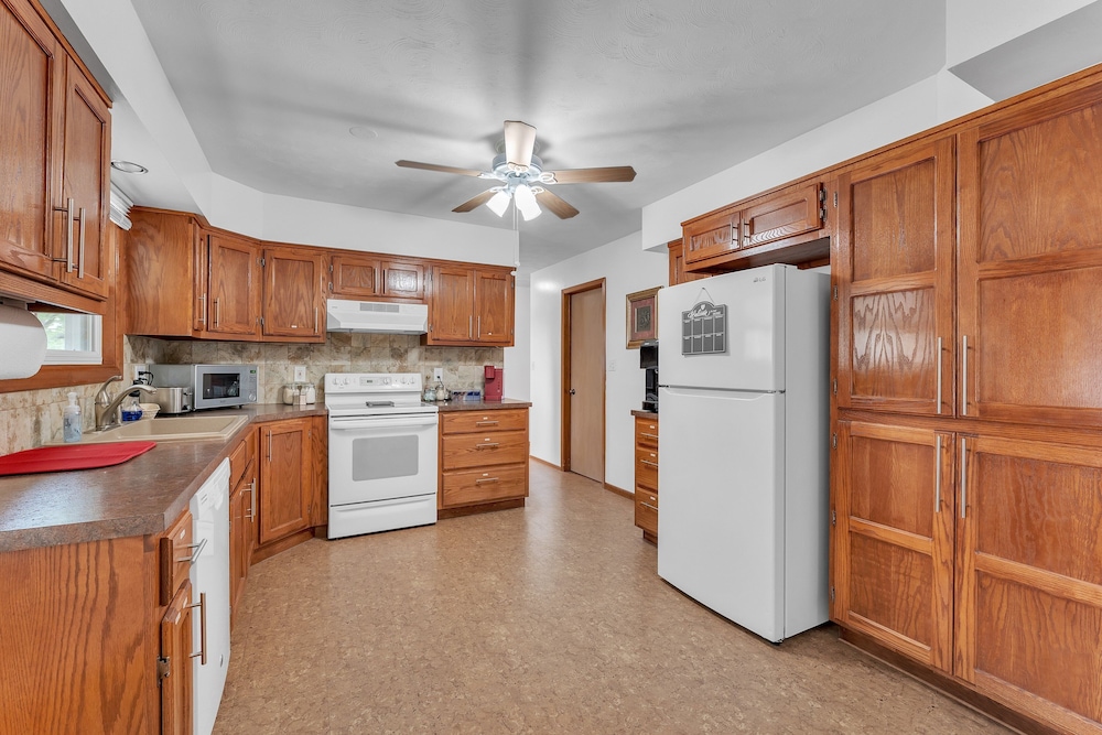 Cozy Loveland Ranch Perfect For Relaxation 3 Bedroom Home