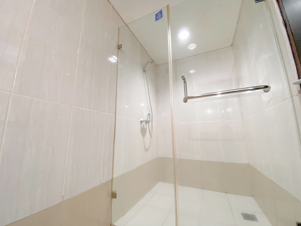 Spacious 2Br At Tamansari La Grande Apartment