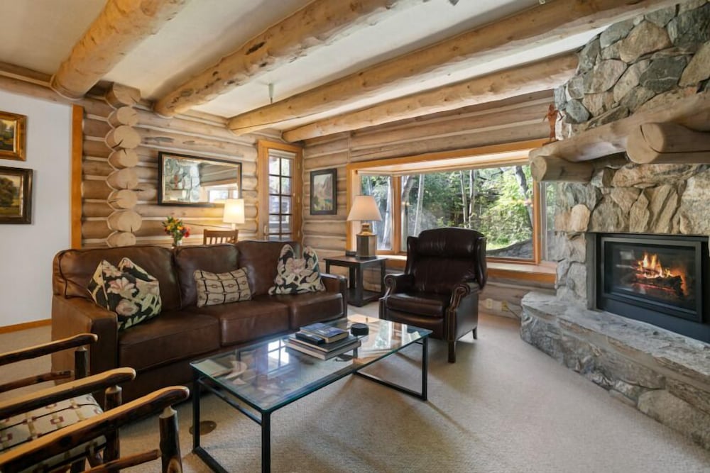 Pine Inn 9 - Two Bedroom with Spa Trail's End Lodge 2 Condo