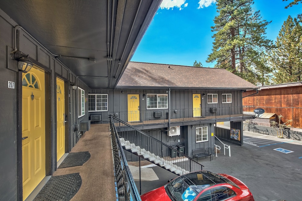 Lake Tahoe Vacations - Lake Ridge Hotel - Property Image 18