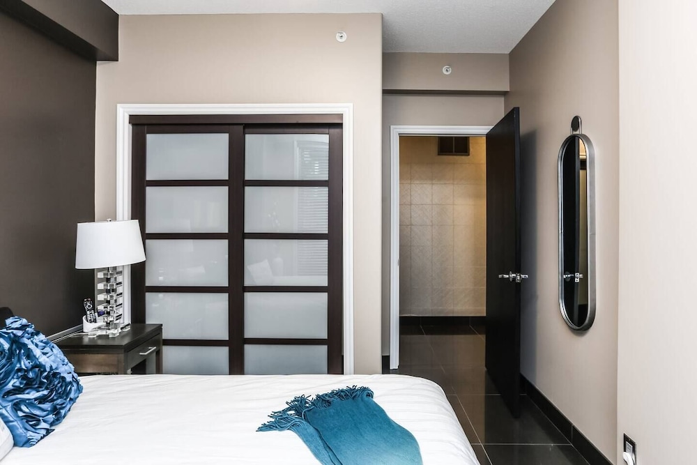 Sunset Waterfront Resort by DKRA - Image 5