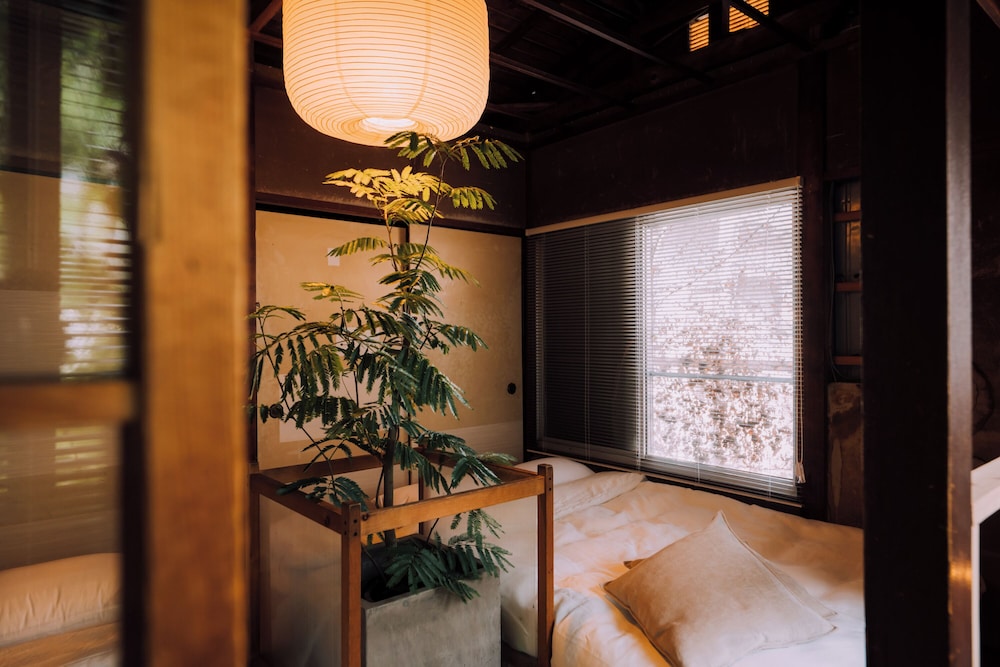 Ivy Place Harajuku Urban Steel Teahouse