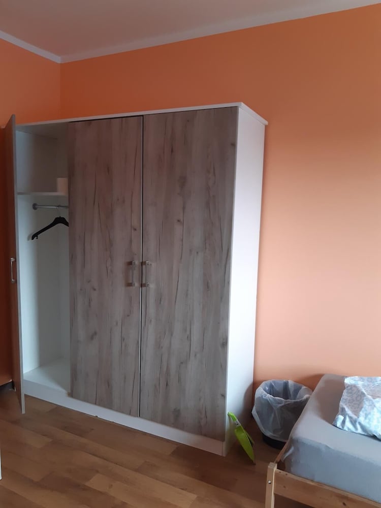 2-Rent Group Hostel Rooms&Apartments TUB19A