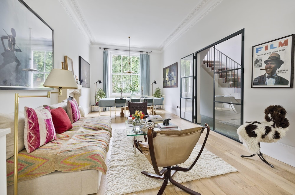 Gorgeous Stylish Interior Designed 5 Bed Home in Holland Park - Superb Location