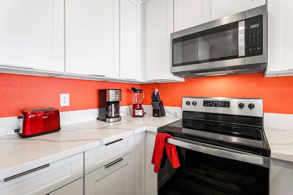 Concierge Included - Ground Floor With Ocean Views - Vrkcv