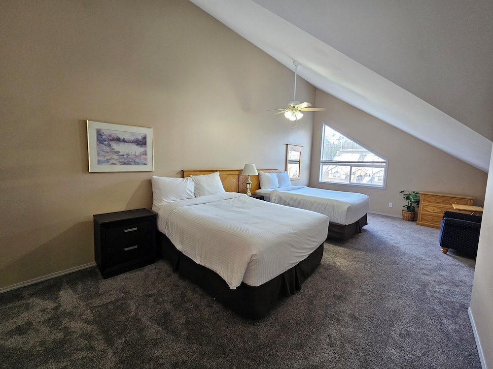 Riverside Way by Fernie Lodging Company