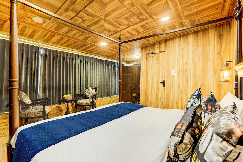 Alaya Stays Fortezza | Pet-friendly 6-BHK Farmhouse With Private Pool