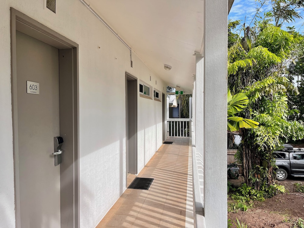 Mission Beach Lodge