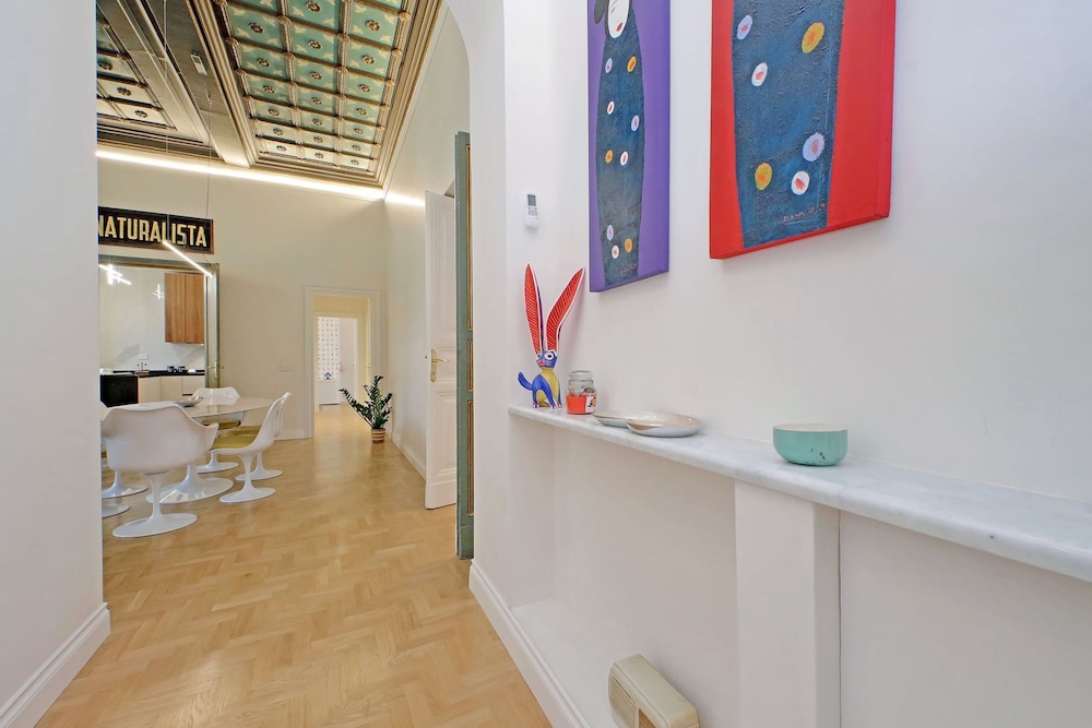 Rare Large and Elegant Rome Apartment in Prati Neighborhood Perfect for Families or Friends
