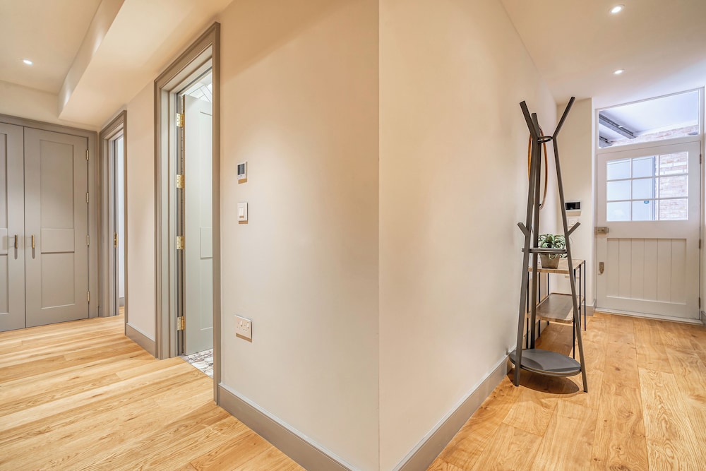 Luxury flats near Big Ben and London Eye