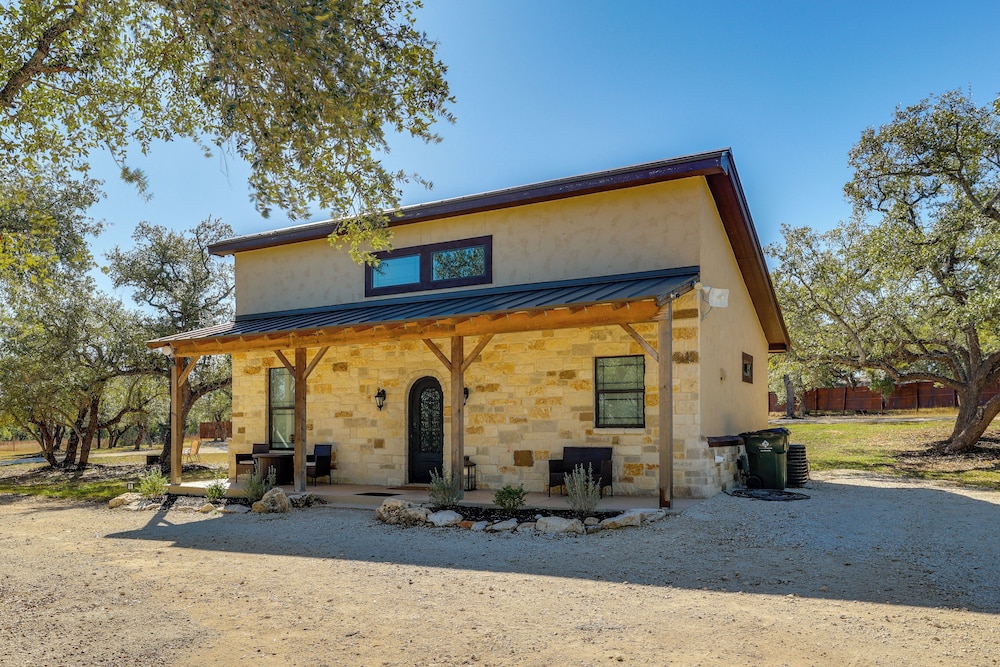 Hill Country Casita Near Guadalupe River!