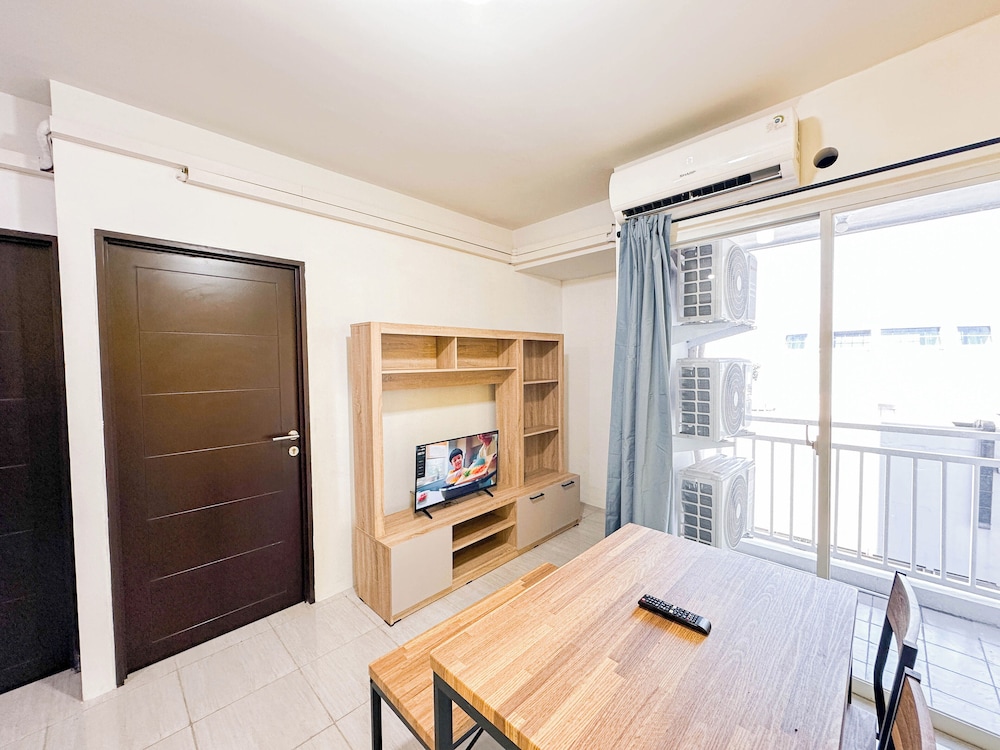 Modern and Cozy 2BR Apartment at Suncity Residence