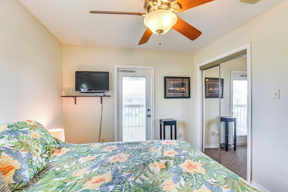 Intracoastal Views & Deck: Surfside Beach Home