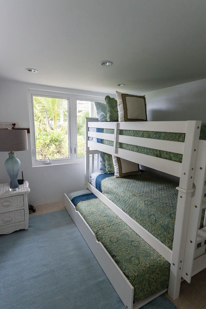 Middle Cay Estate 7 Bedroom Estate