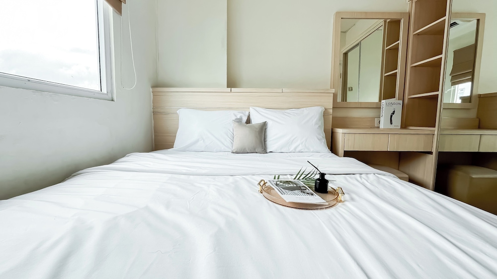 Restful And Homey 2Br At Green Pramuka City Apartment