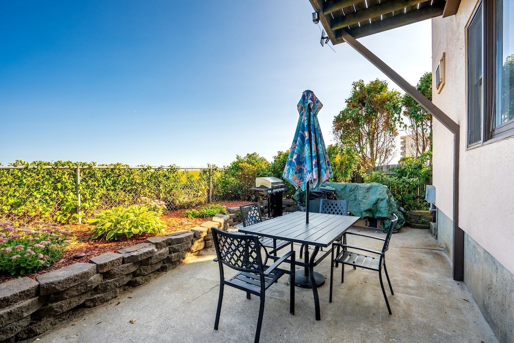 Beachfront Bliss Cozy Studio!