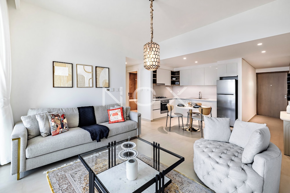 Elegant 1BR Downtown Views 2 T3