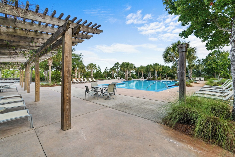 Beach Access: Port St Joe Home w/ Screened Patio!