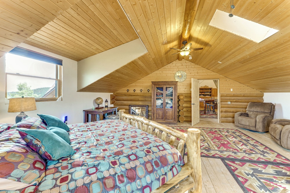 Secluded Angel Fire Retreat: Deck + Stunning View!